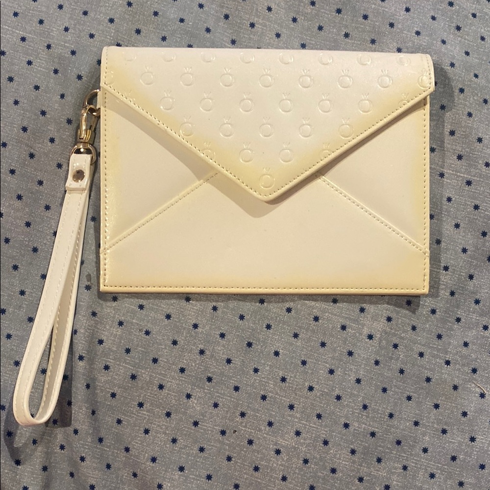 Pandora. Elegant Cream Clutch with Wristlet